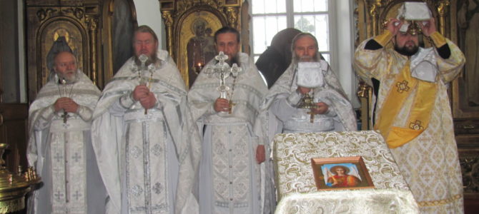 Престольный праздник Свято-Троицкого Архиерейского подворья г.Ирбит Престольный праздник Свято-Троицкого Архиерейского подворья г.Ирбит